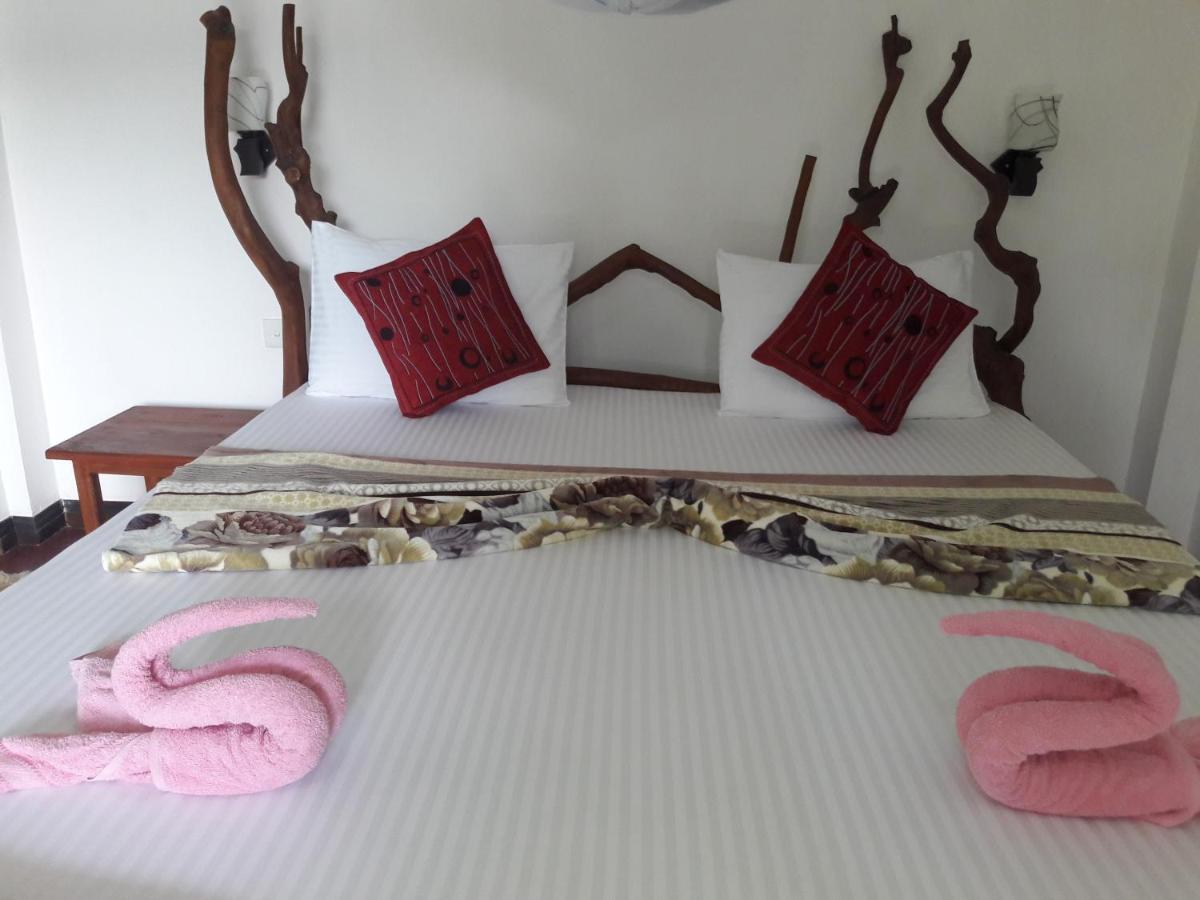 Bed and Breakfast La Rochelle Элла Экстерьер фото