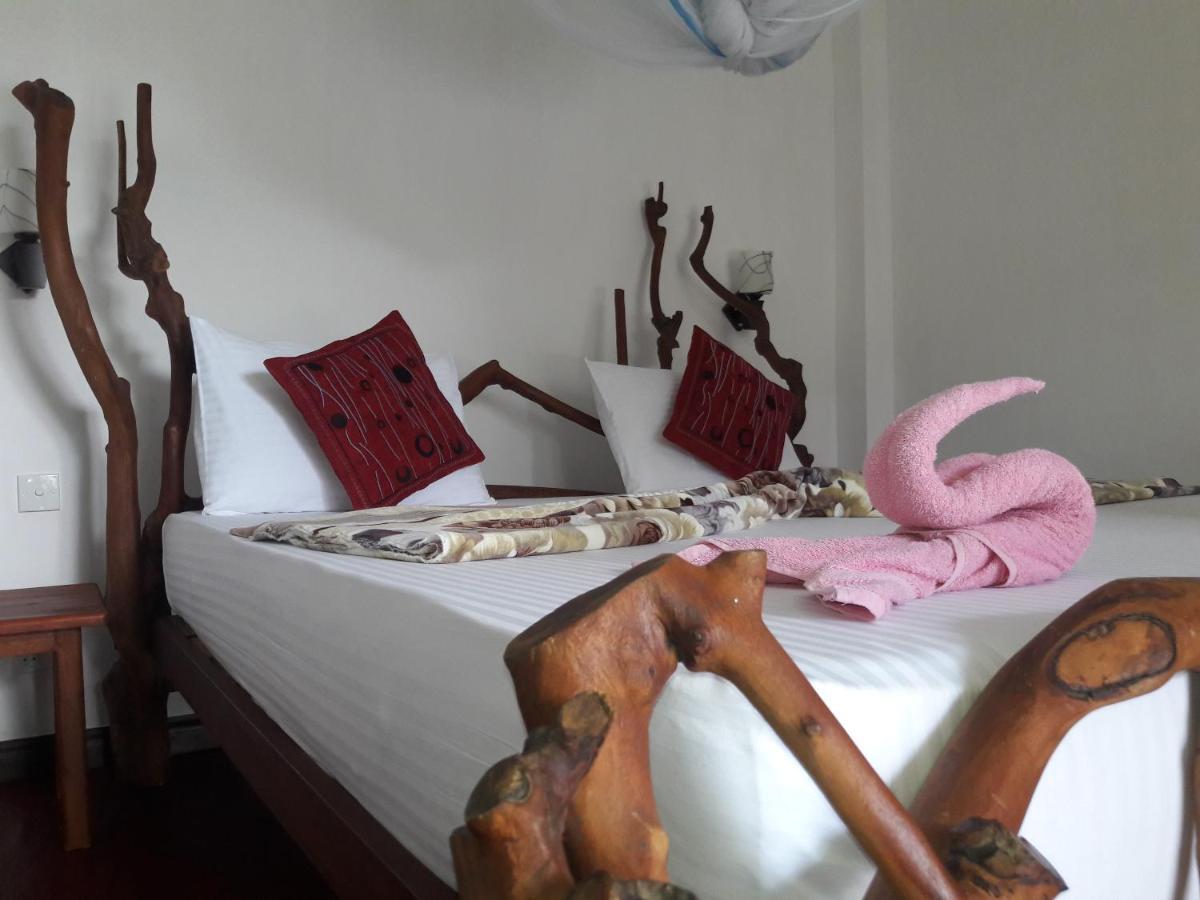 Bed and Breakfast La Rochelle Элла Экстерьер фото