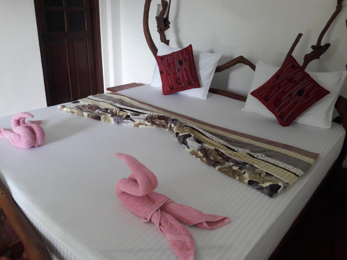 Bed and Breakfast La Rochelle Элла Экстерьер фото